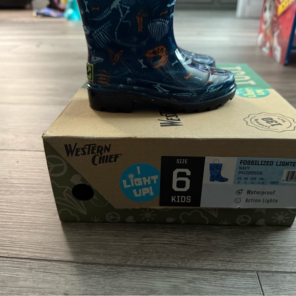Western Chief Kids Fossilized Light-Up Rain Boots